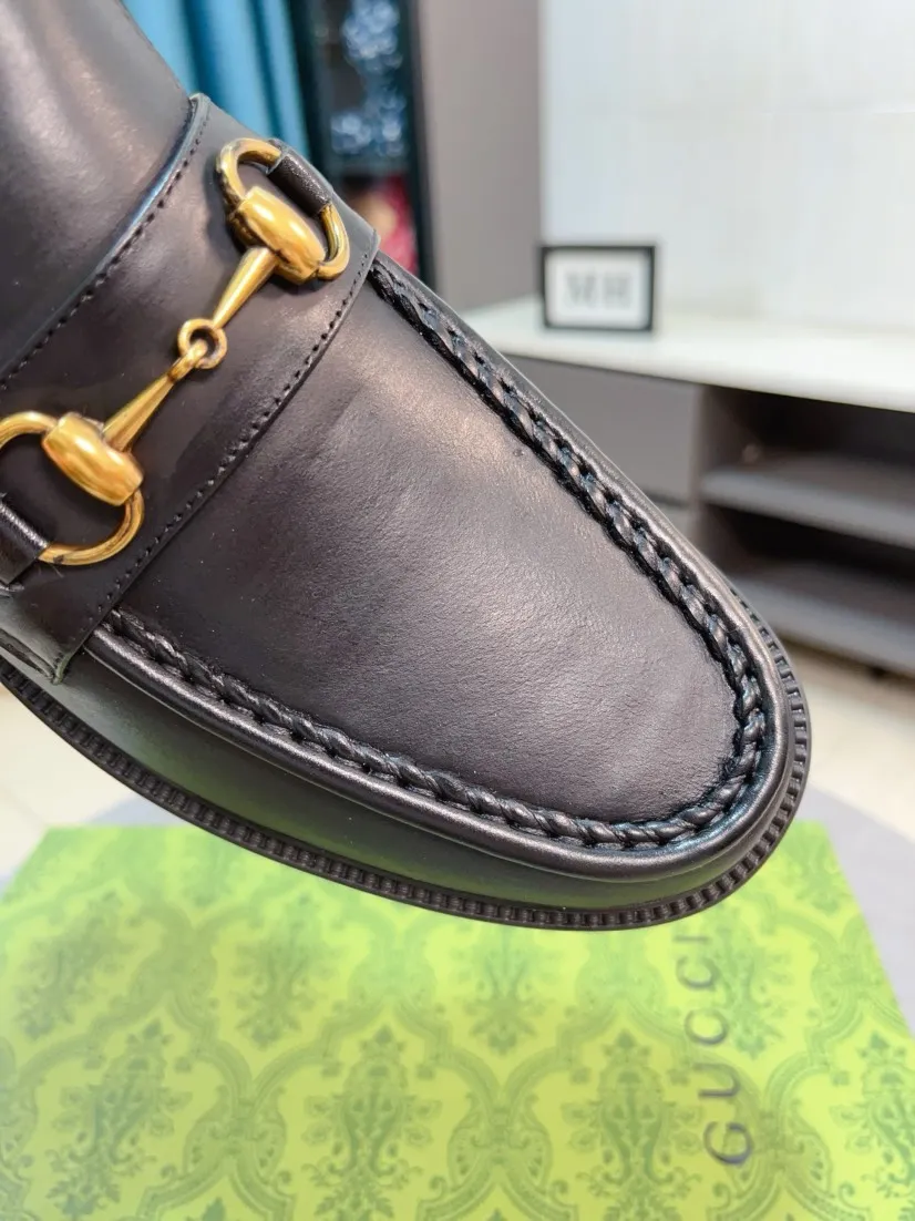 Men's shoes 💰500🌹🌹[GUCCI Gucci] A new style of formal men's leather shoes is coming ~ The original quality upper is made of Italian cowhide➕The leather is soft and delicate, comfortable and soft. The top layer of genuine leather, rubber wear-resistant outsole, the shoe shape is dignified and domineering, and the luxury charm is not concealed! The natural and free nouveau riche leads the trend. Code number: 38-44